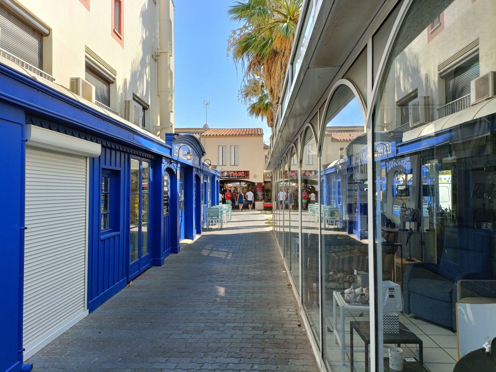 Agence immobilière commerciale équipe à Colombes